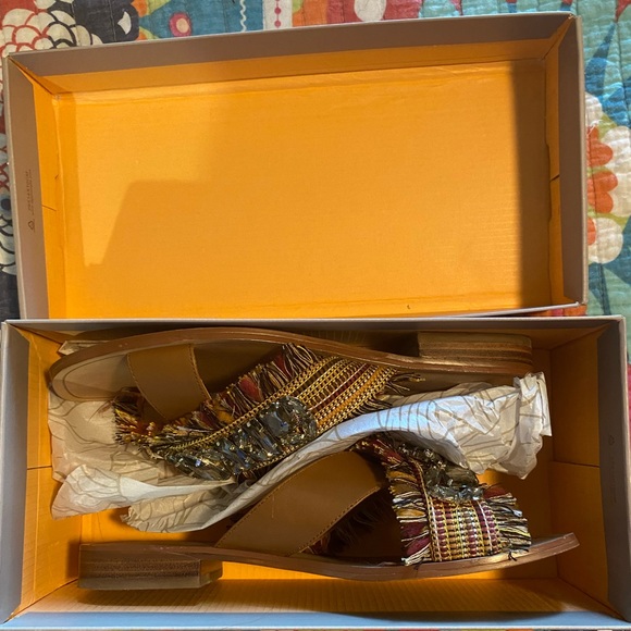 Crown Vintage Sandals - Picture 3 of 4